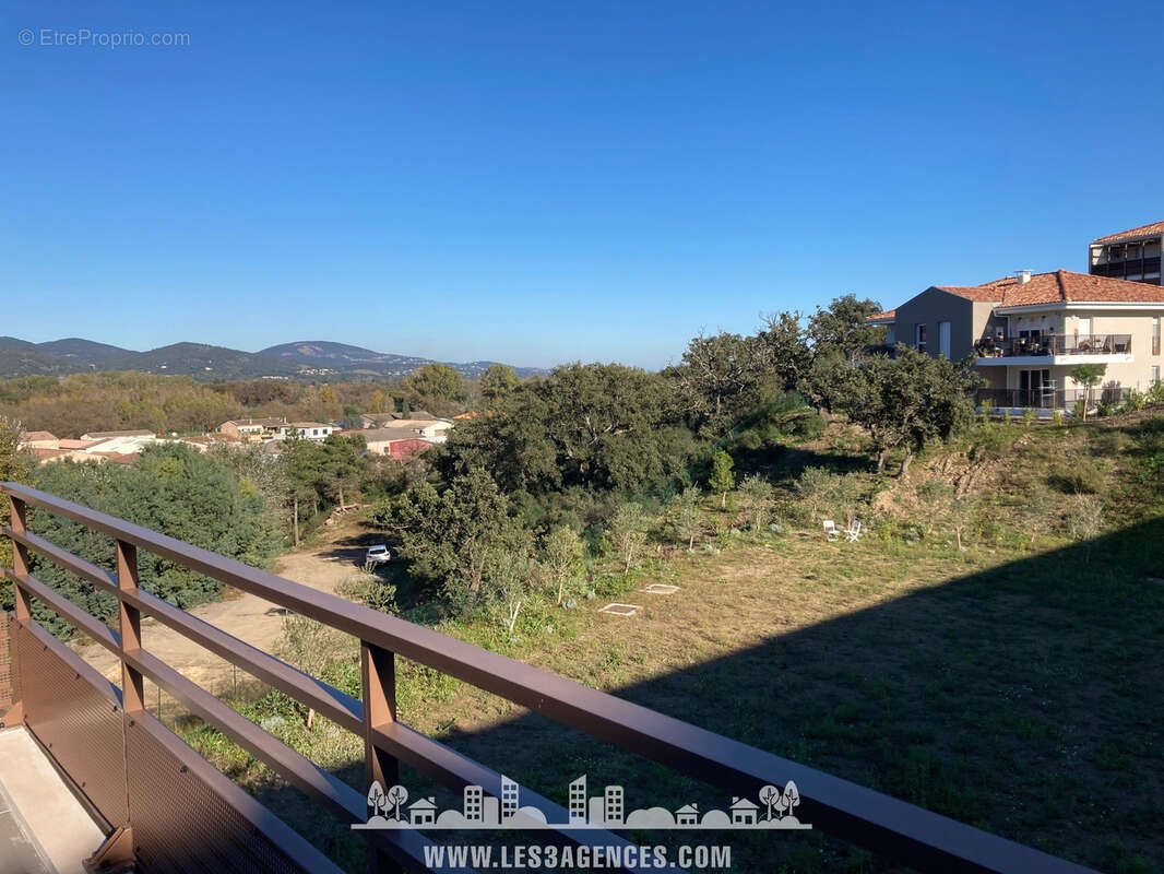 Appartement à COGOLIN