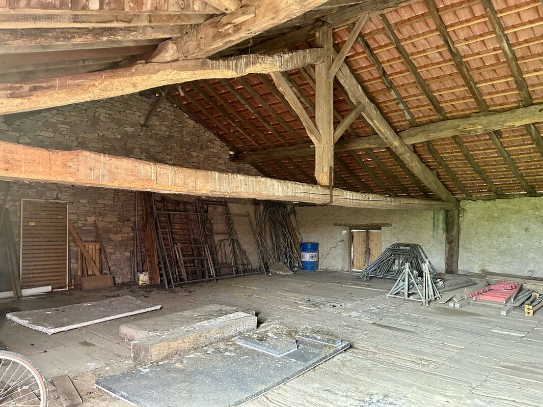 Appartement à DOMEZAIN-BERRAUTE