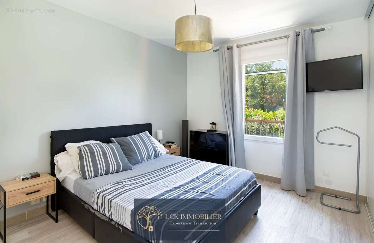 Maison à ROQUEBRUNE-SUR-ARGENS