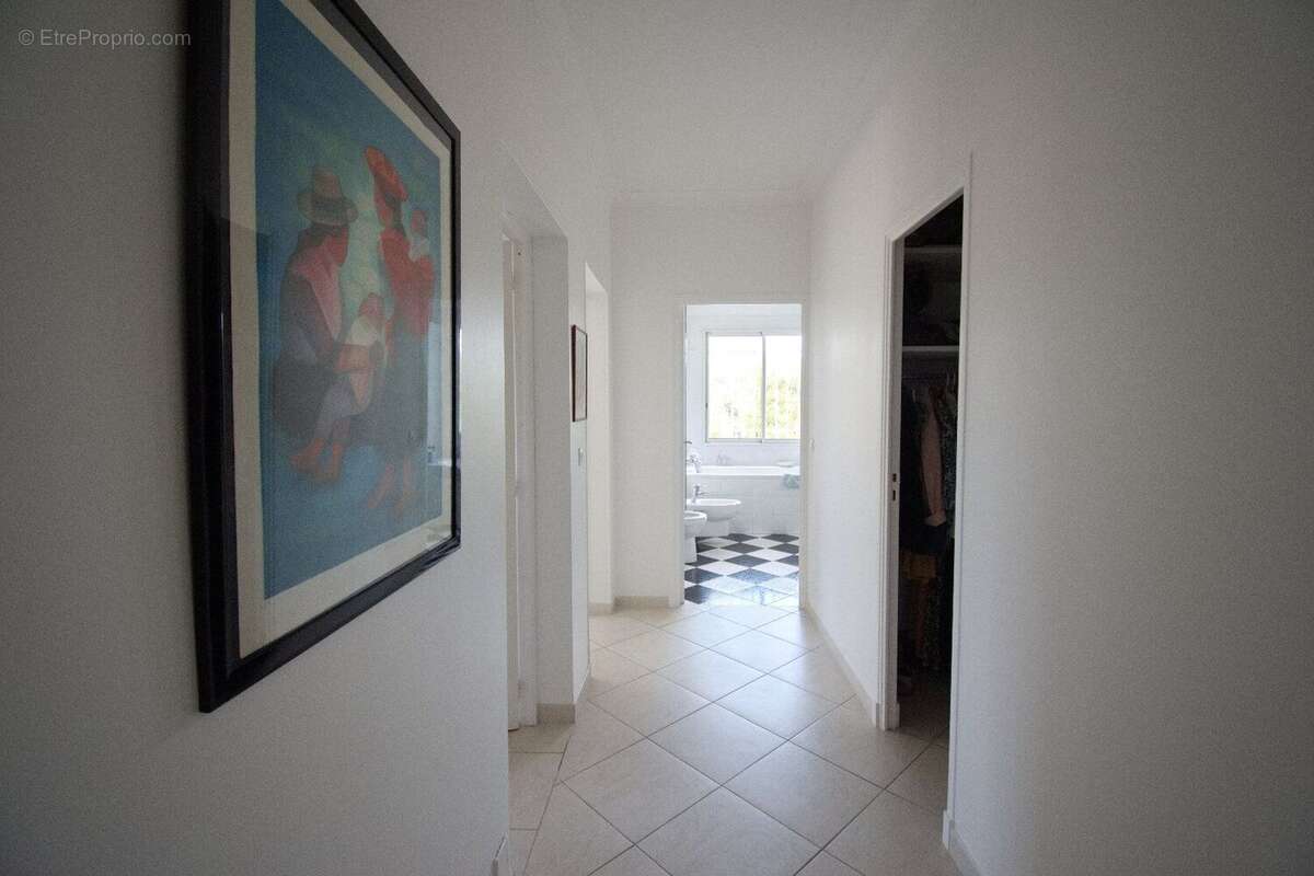 Photo 8 - Maison à JONQUIERES-SAINT-VINCENT