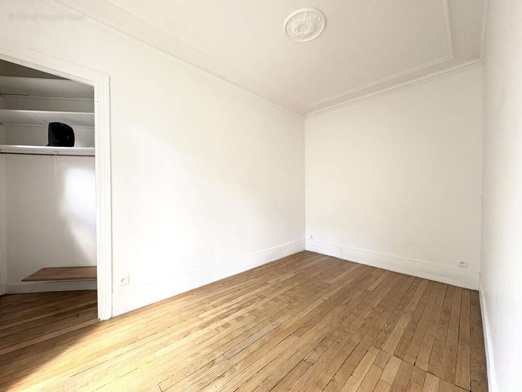 Appartement 71 m² à Paris-18e  - photo 8