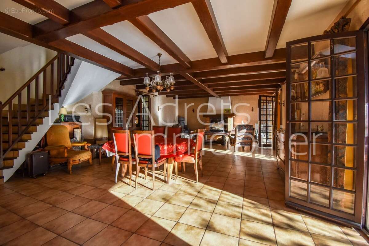 Maison à LES ADRETS-DE-L&#039;ESTEREL