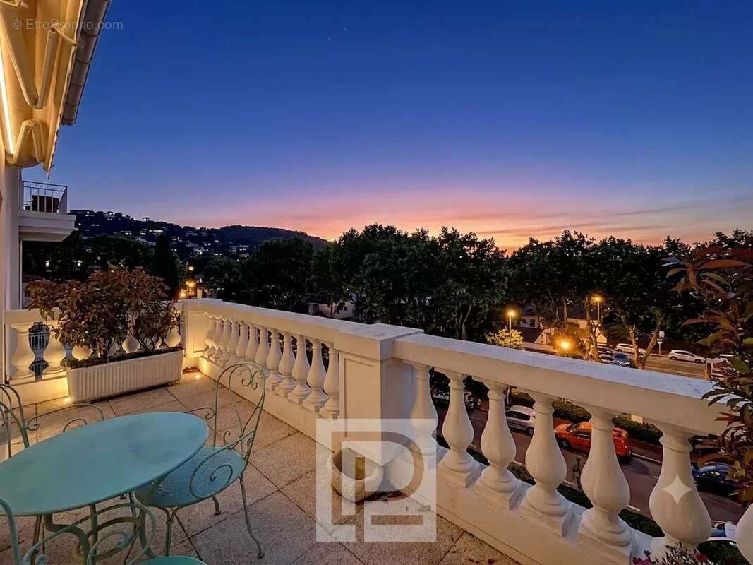 Appartement à LE CANNET