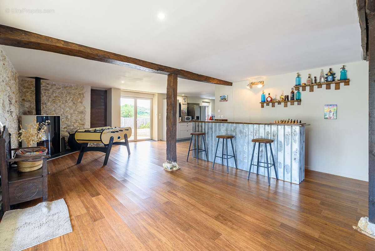 Maison 6 pièce(s) 234 m2 - photo 5