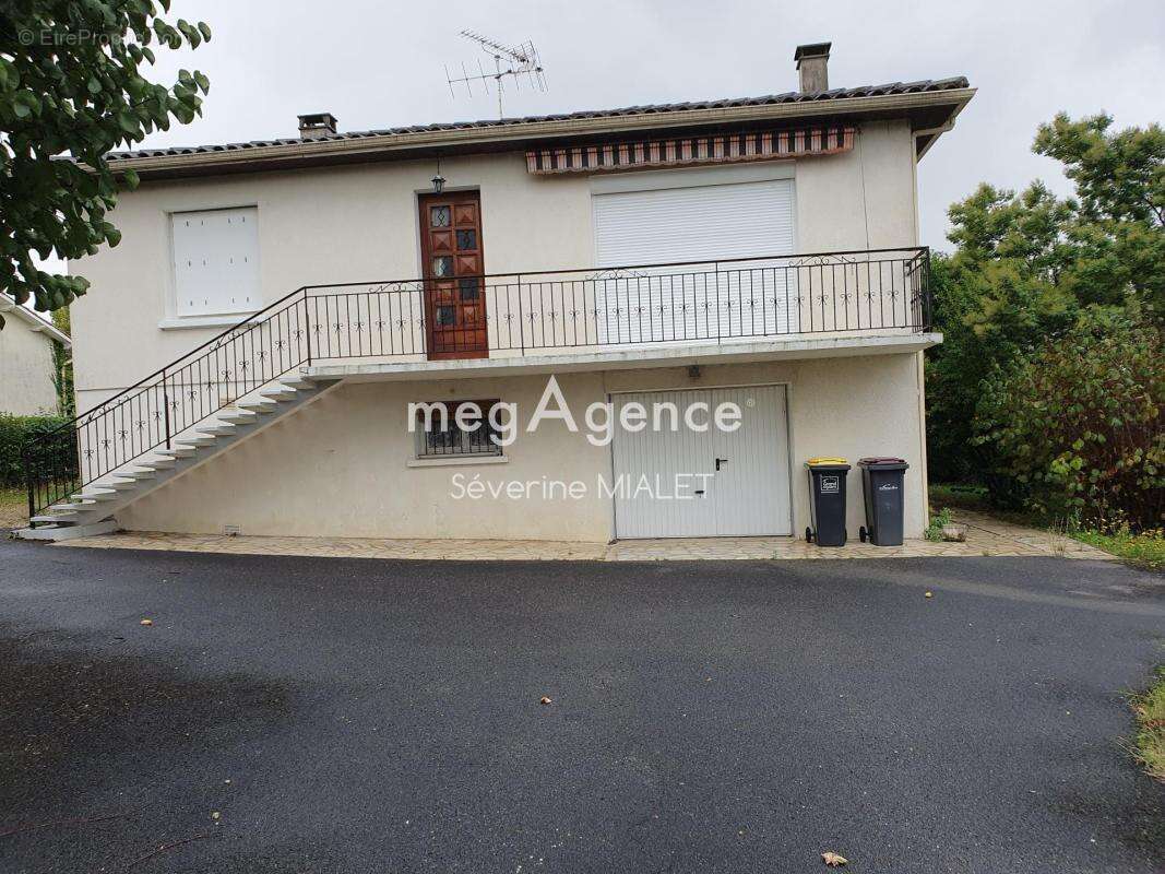 Maison lumineuse avec un grand jardin à Fléac - photo 3