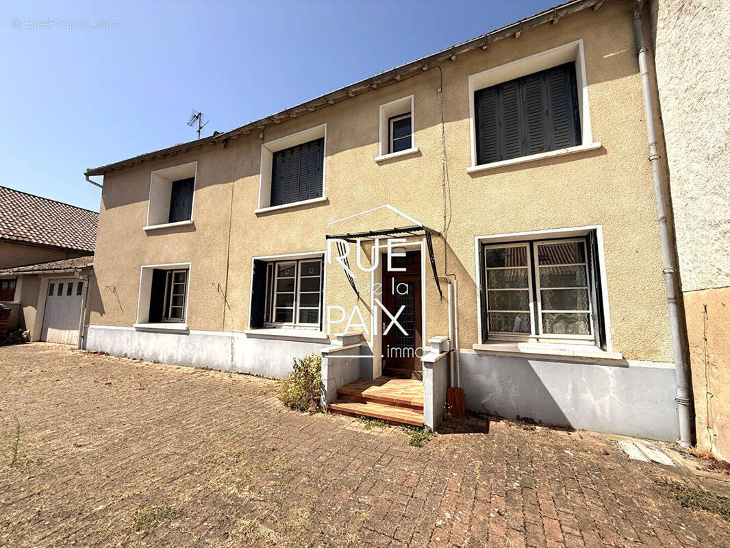 Maison à LATILLE