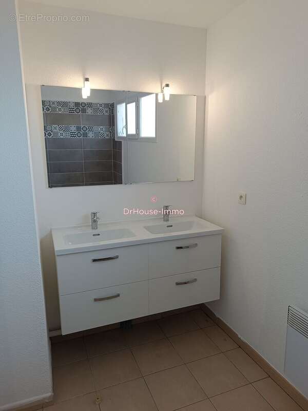 Maison 84 m² à Saint-Yzan-De-Soudiac  - photo 11