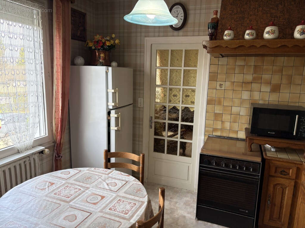 Maison à ARNAC-POMPADOUR