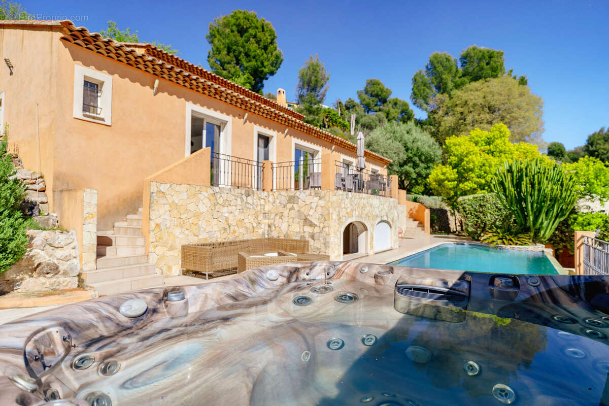 Maison à OLLIOULES