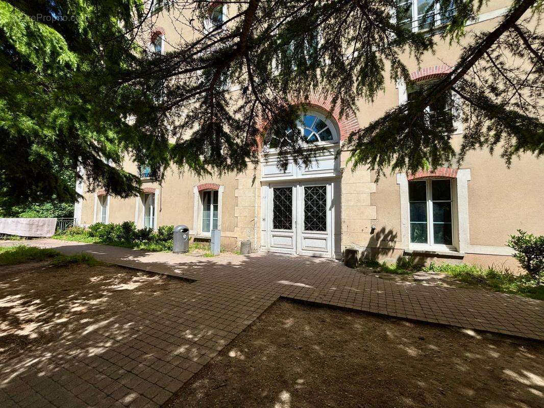 Appartement à AUVERS-SAINT-GEORGES
