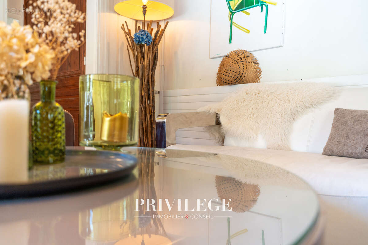 Maison à COLLONGES-AU-MONT-D&#039;OR