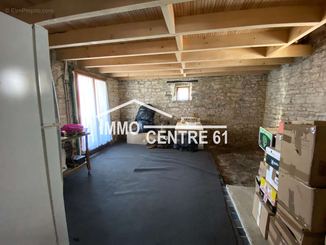 Maison à LASSAY-LES-CHATEAUX