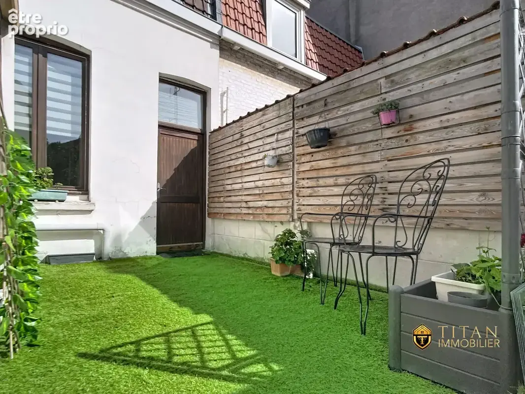 EXCLUSIVITÉ - Maison mitoyenne 88 m²  2 chambres + bureau  Centre-ville Coudekerque-Branche - Titan Immobilier