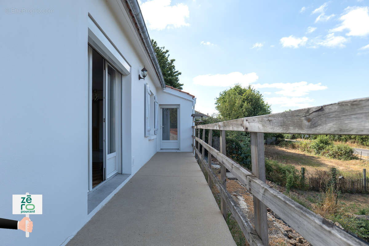 Maison familiale de plain-pied de 116 m2 avec garage sur 620 m2 de terrain   Commequiers - photo 22