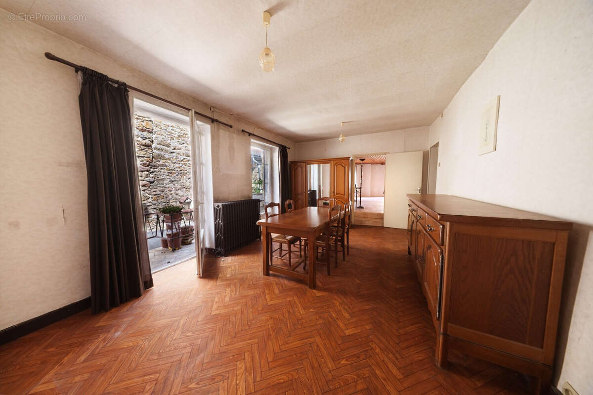 Maison à COUDES