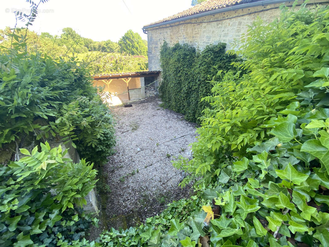 Maison à MOUTHIERS-SUR-BOEME