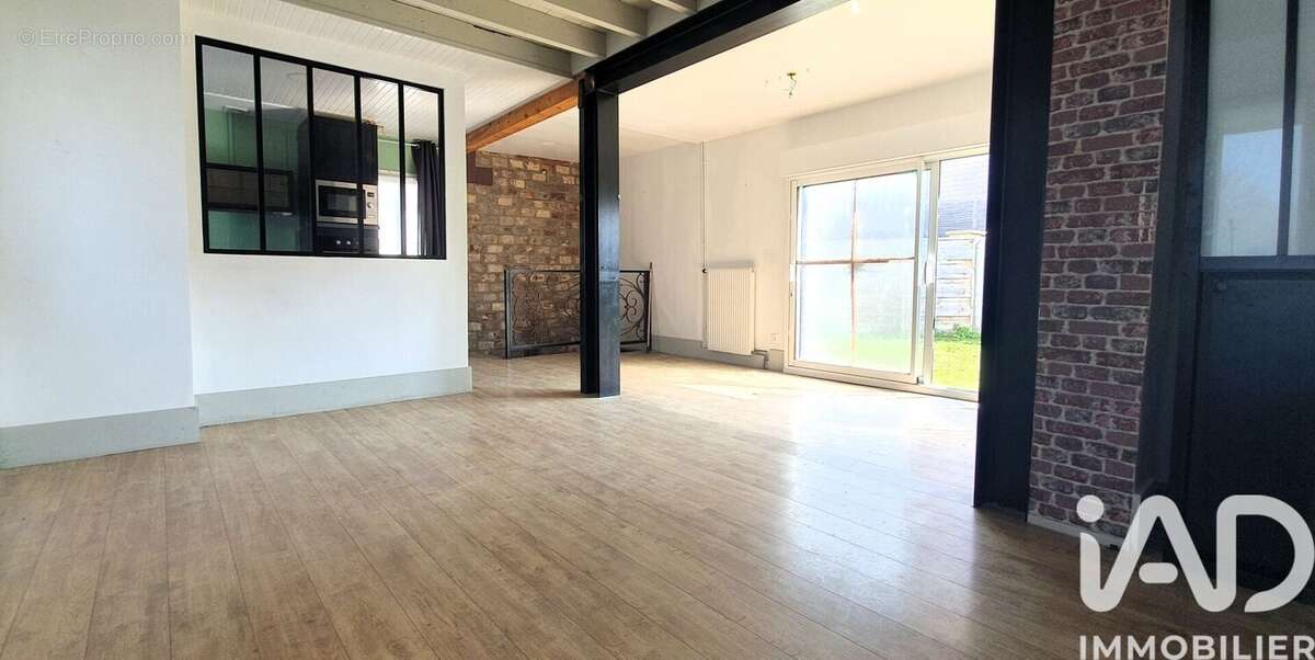 Maison 107 m² à Argoeuves  - photo 2