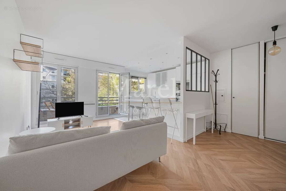 Appartement à COURBEVOIE