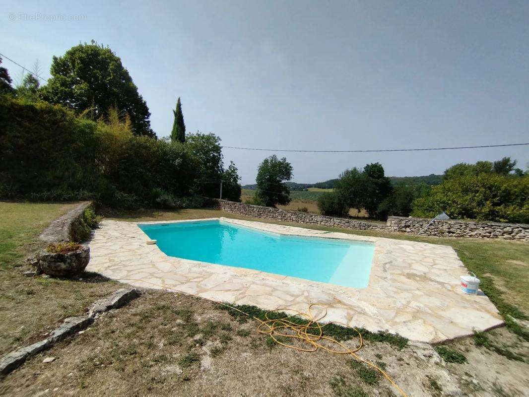 Maison à CASTELNAU-MONTRATIER