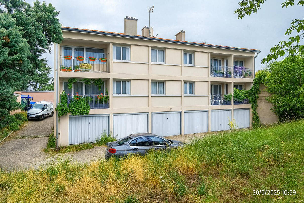 Appartement à ANDREZIEUX-BOUTHEON
