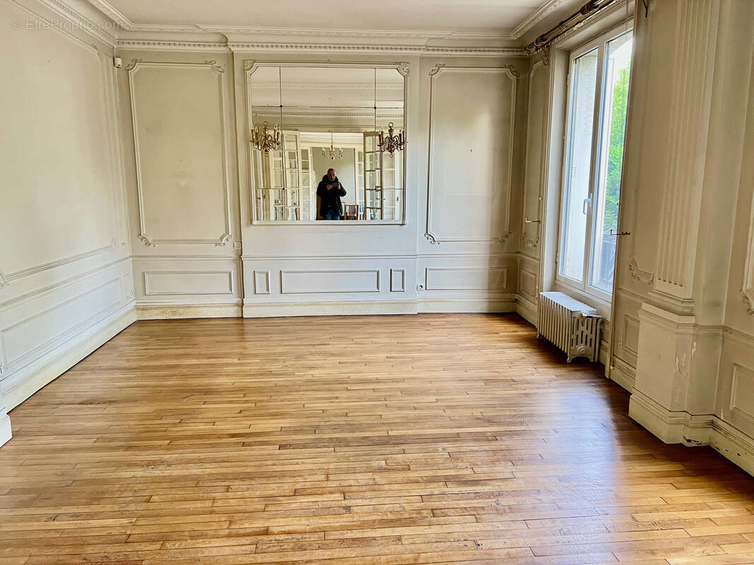 Appartement à CHARENTON-LE-PONT