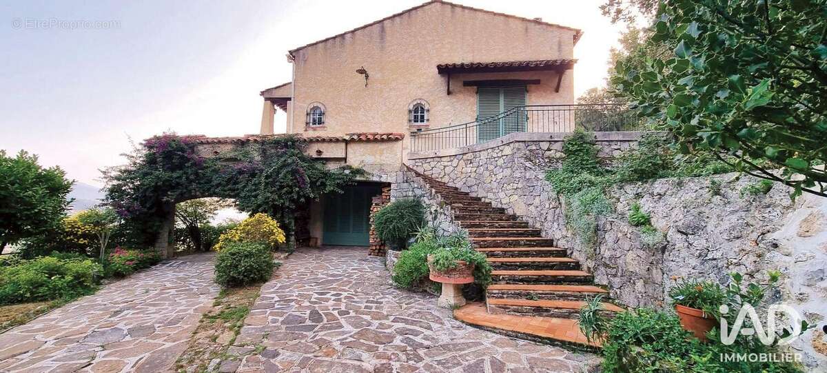 Photo 9 - Maison à SOLLIES-VILLE