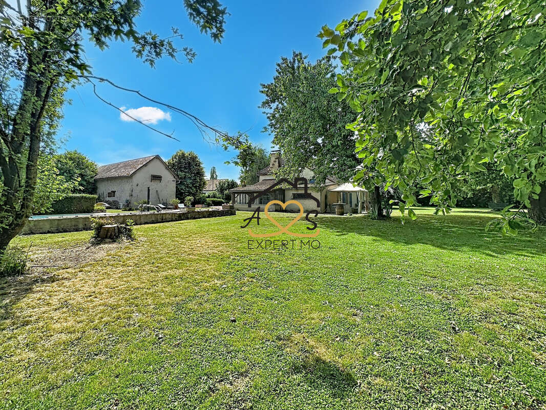 Maison à SAINT-PRIEST-BRAMEFANT