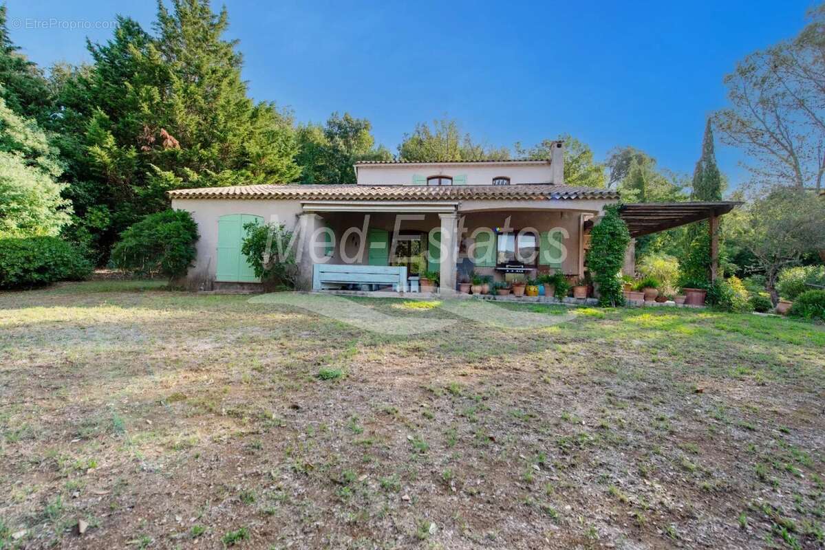 Maison à LA GARDE-FREINET