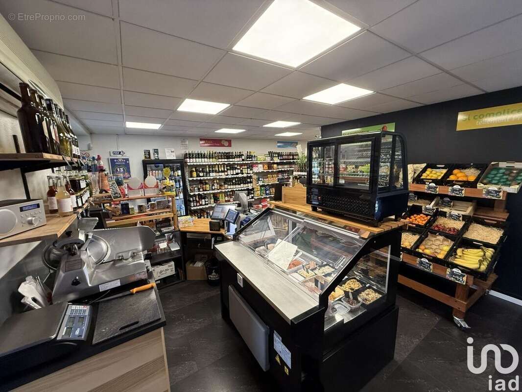 Photo 2 - Commerce à ETIVAL-CLAIREFONTAINE