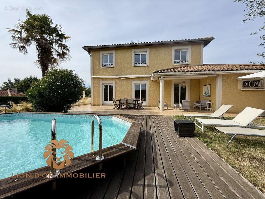 Maison 145 m² à Genay  - photo 2