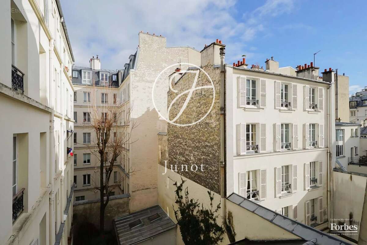 Appartement à PARIS-7E