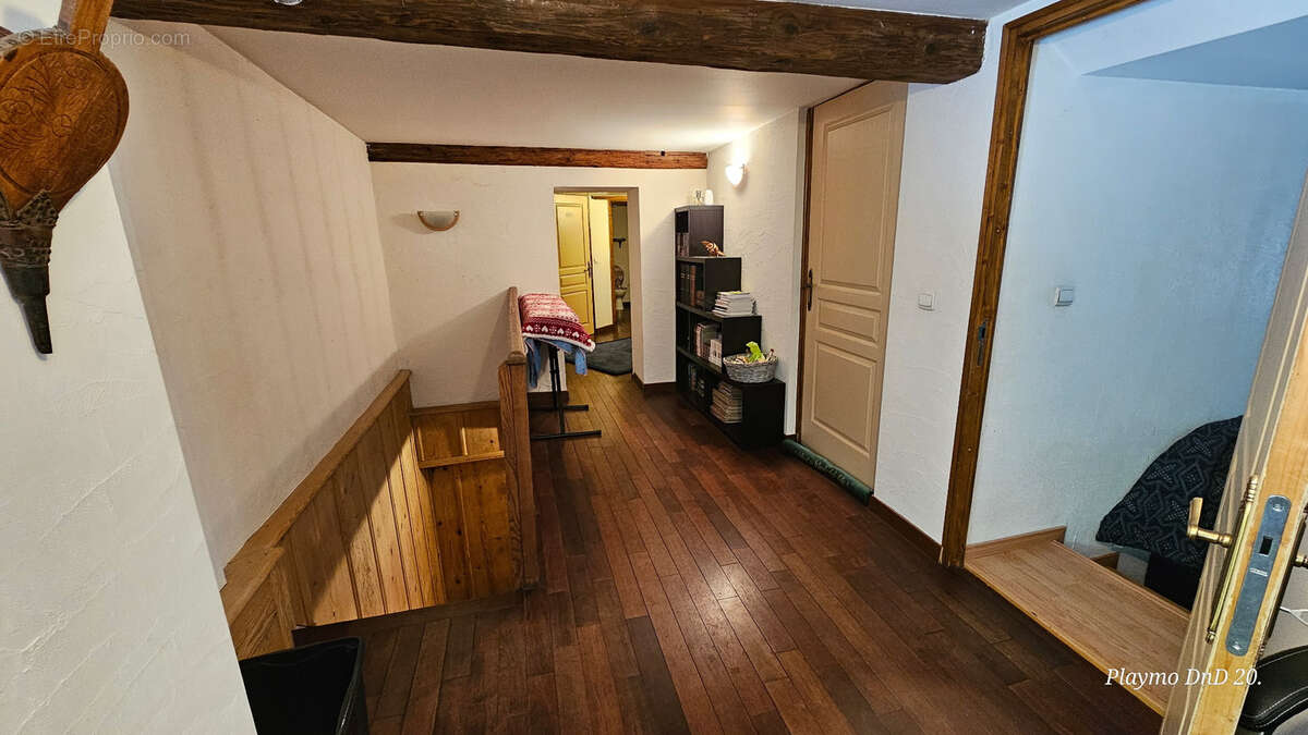 Champenay, commune de Plaine, spacieuse maison de caractère, rénovée, 192 m2, 4 chambres. - photo 27