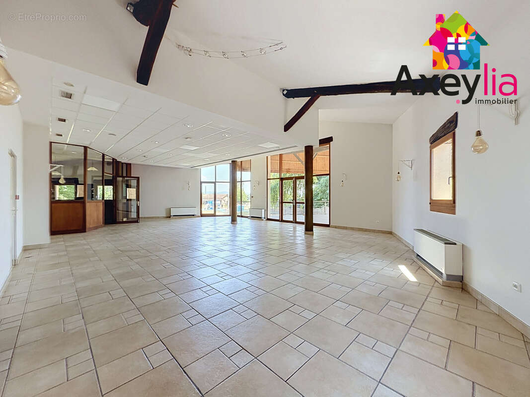 A vendre - briennon - grand local professionnel d'environ 270m2 avec possibilité d'amenagement en  loft - photo 4