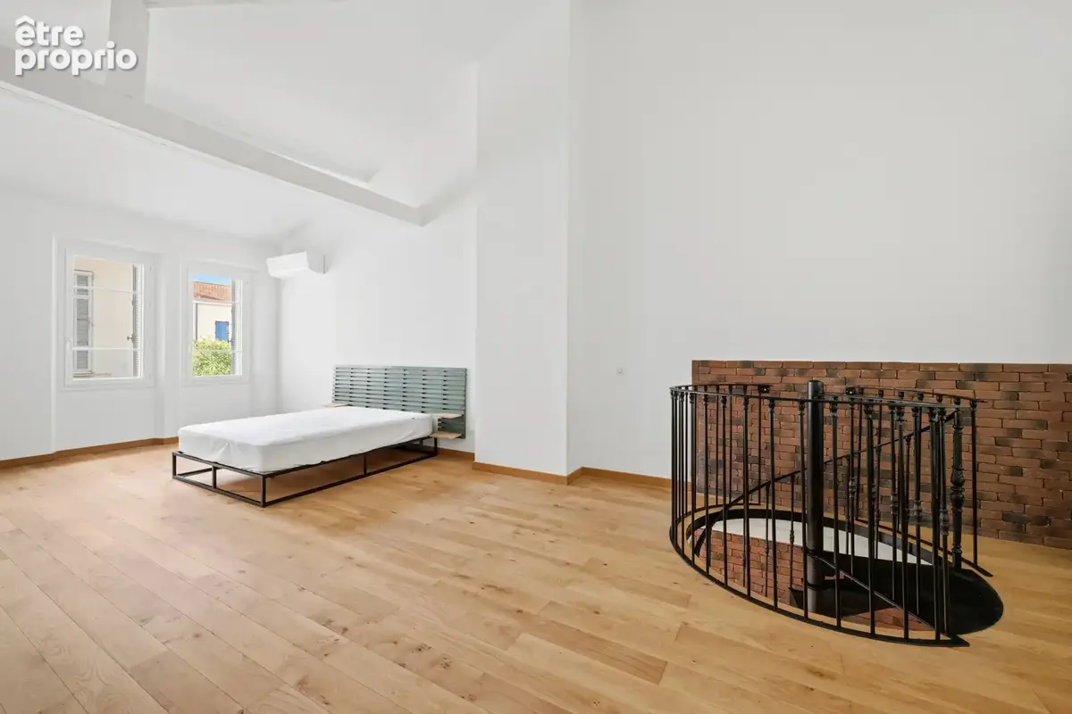 Cannes - Appartement - 182m² - Patio - Dépendance - Parking - photo 24