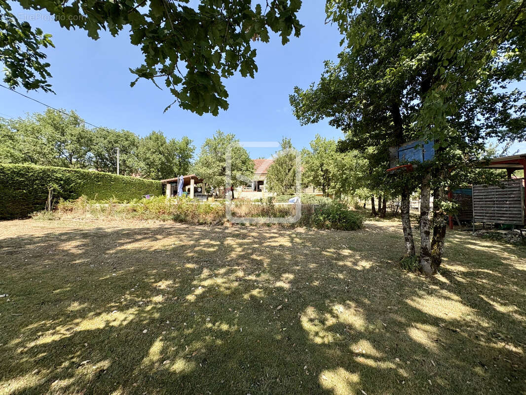 Maison au calme avec piscine et terrain arboré - photo 17