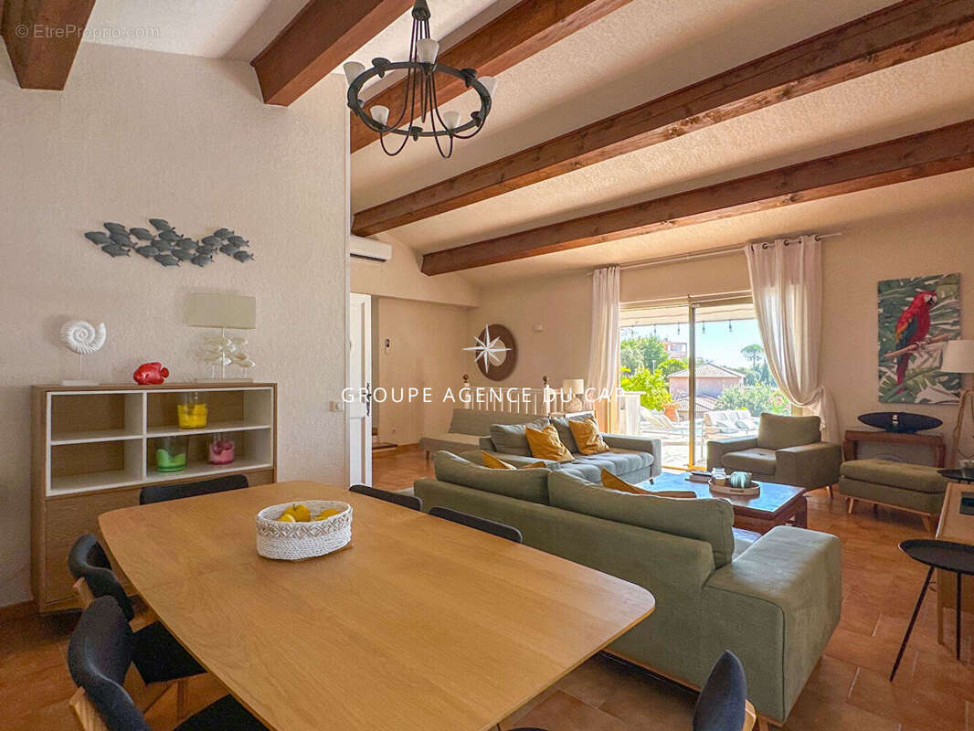 Maison à LES ISSAMBRES