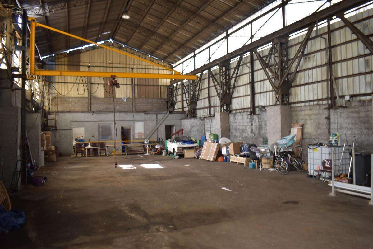 Commerce à L'HOPITAL