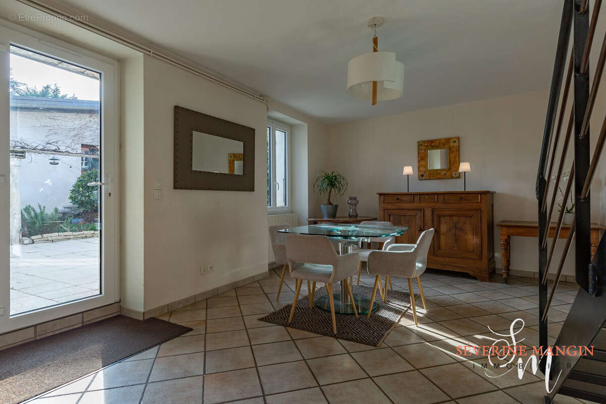 Maison à ROMANS-SUR-ISERE