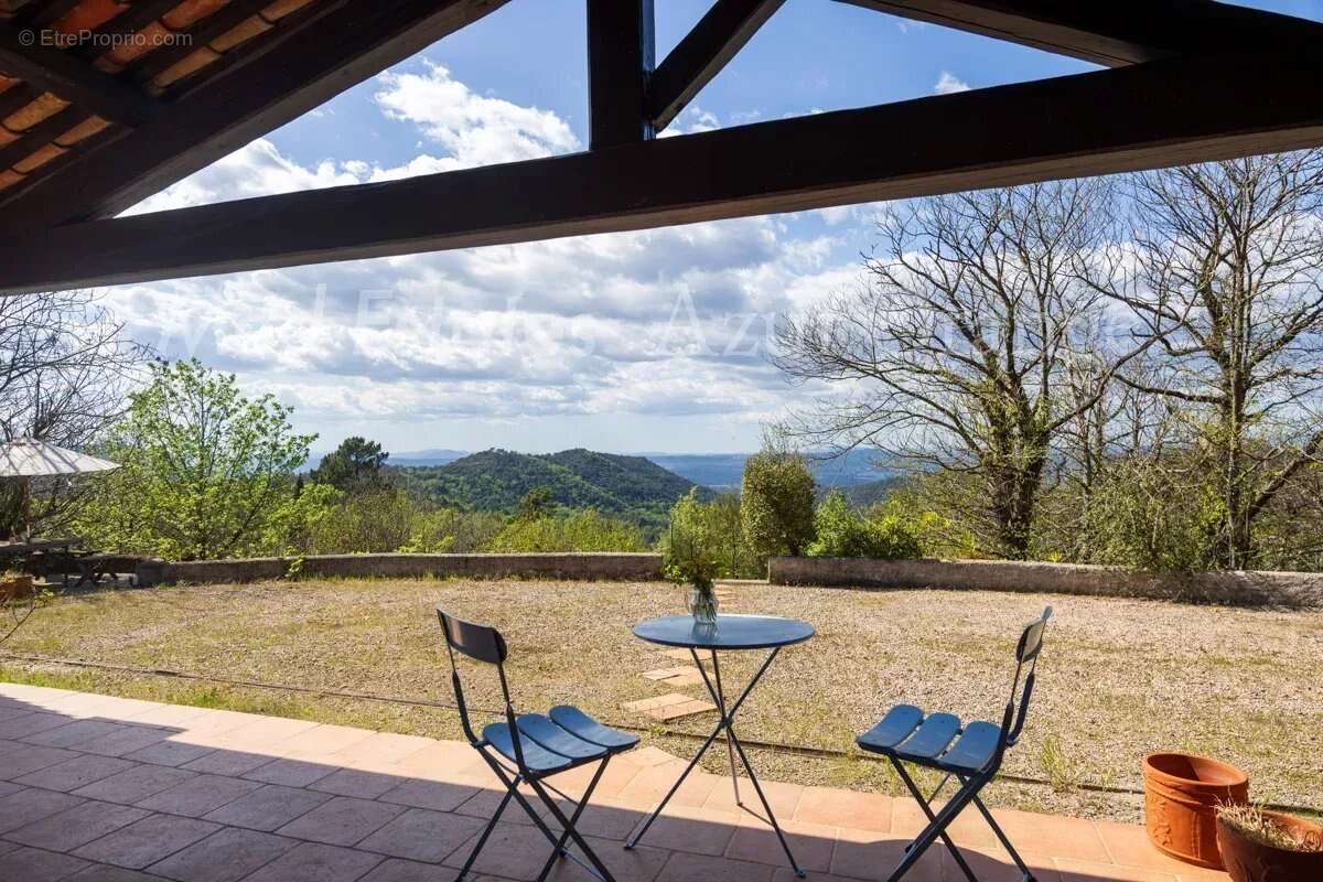 Maison à LA GARDE-FREINET