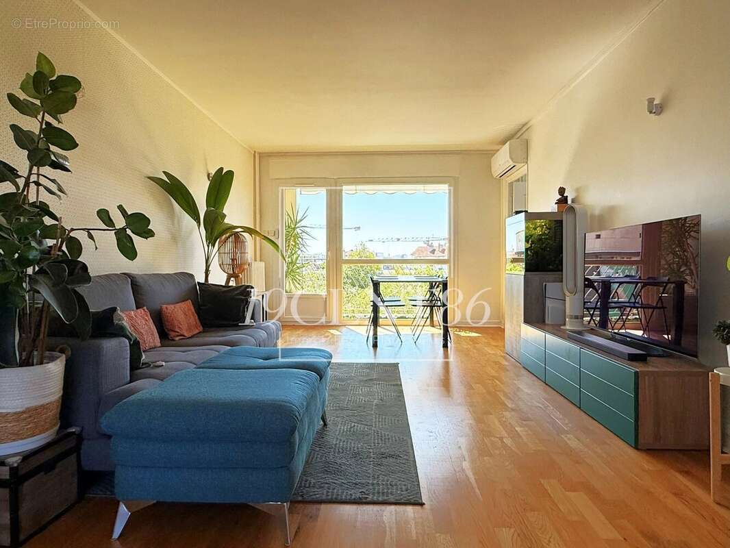 Appartement à LYON-8E
