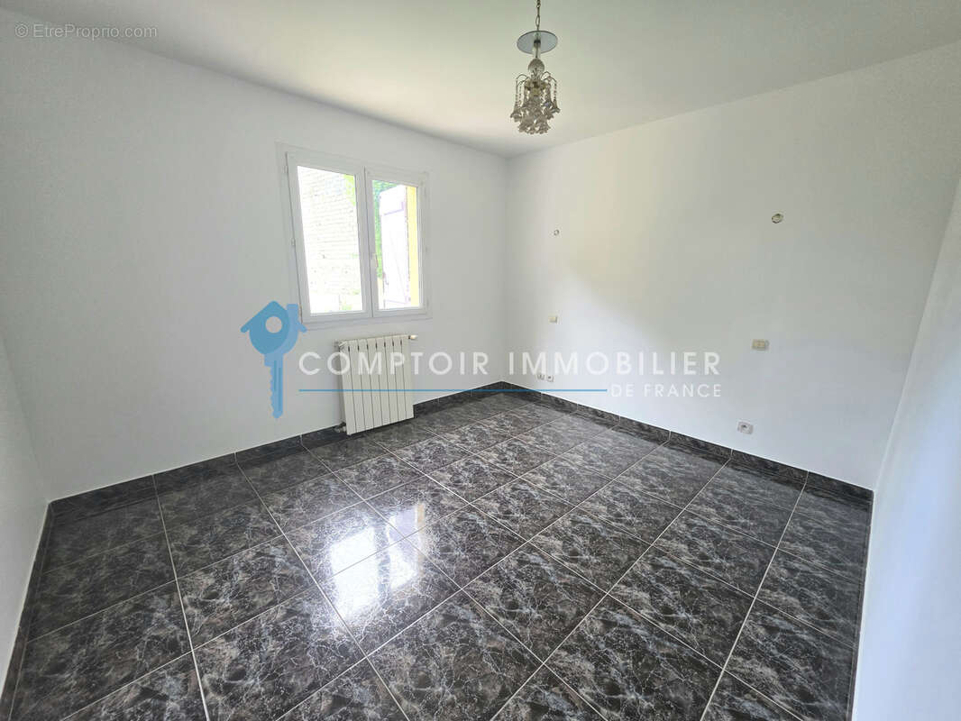 Dépt Hérault (34) - Lodève - À vendre - Villa T6 de 140 m2 sur parcelle de 1830m2 avec garage et mazet - photo 10