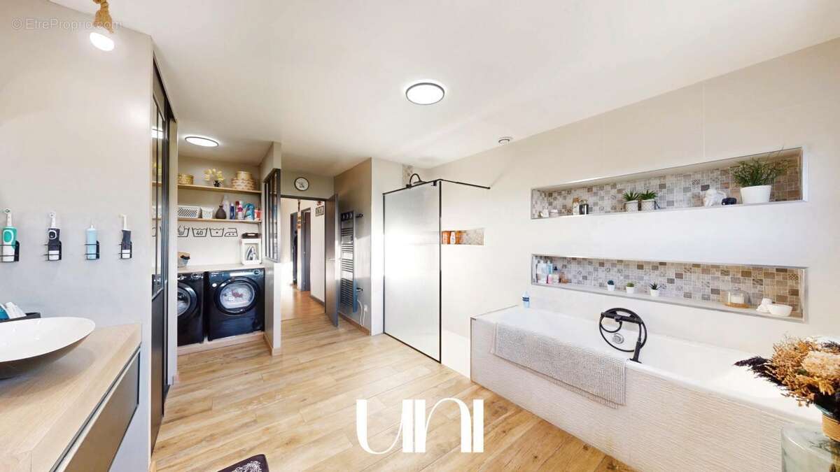 Maison 9 pièces 317 m2 avec terrasse - Saint-Loup-Hors - photo 24