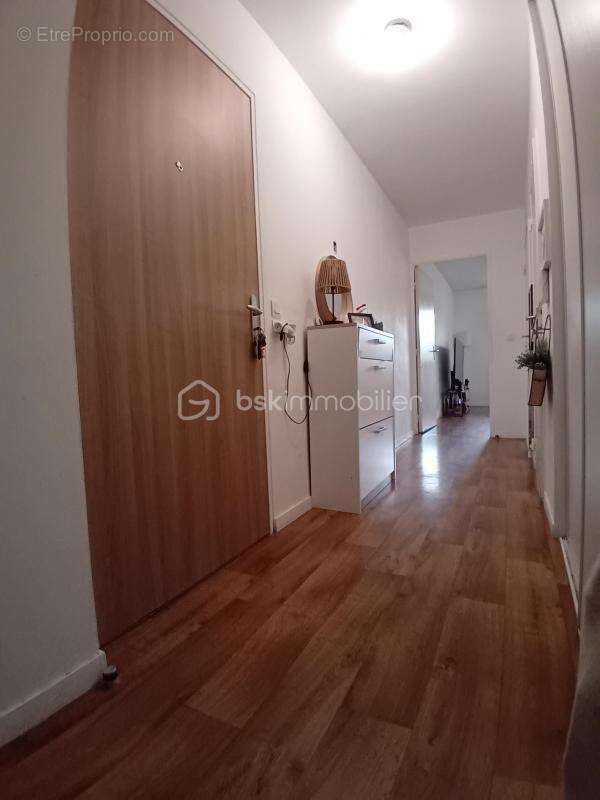 T3 de 65 m2 avec jardin privatif, terrasse, parking et cellier-Saint-Jacques-de-la-Lande - photo 3