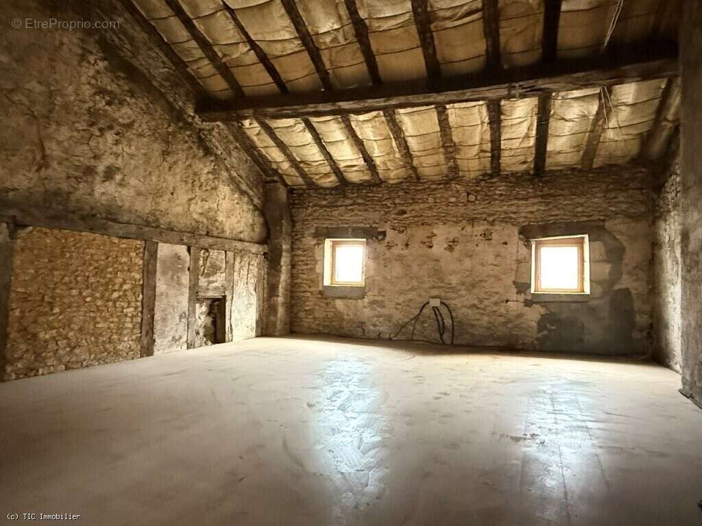Maison à RUFFEC