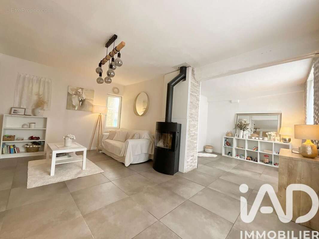 Photo 2 - Maison à MARLY-LA-VILLE