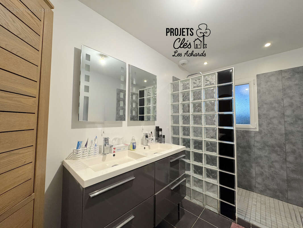 Maison à BEAULIEU-SOUS-LA-ROCHE