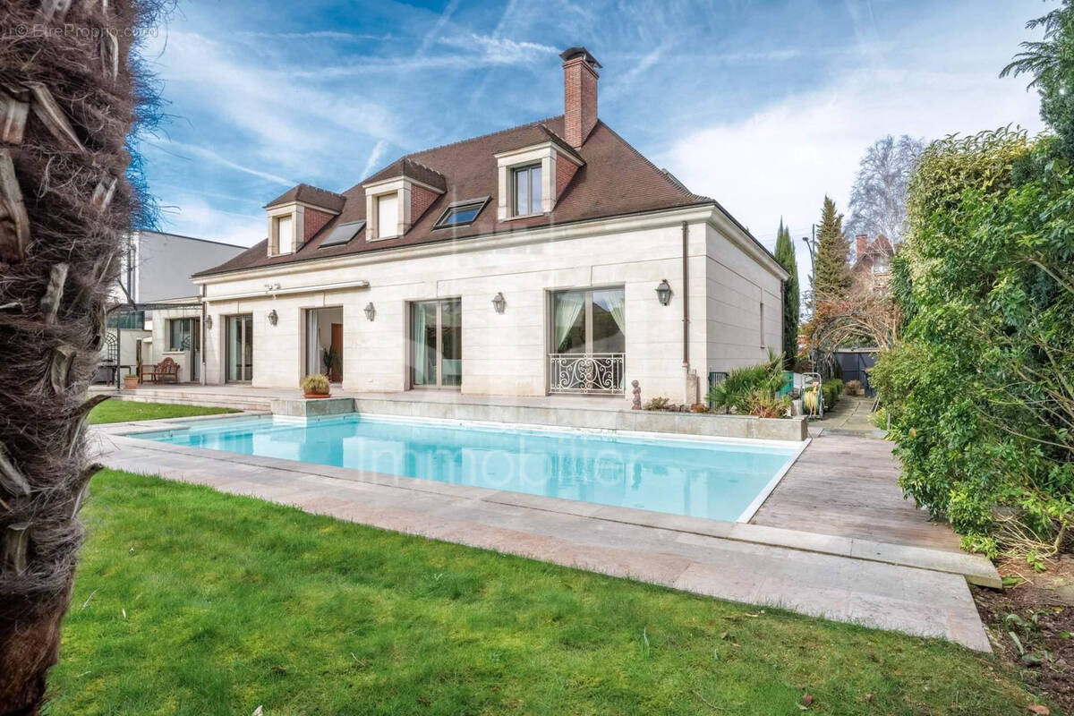 Maison à SAINT-MAUR-DES-FOSSES