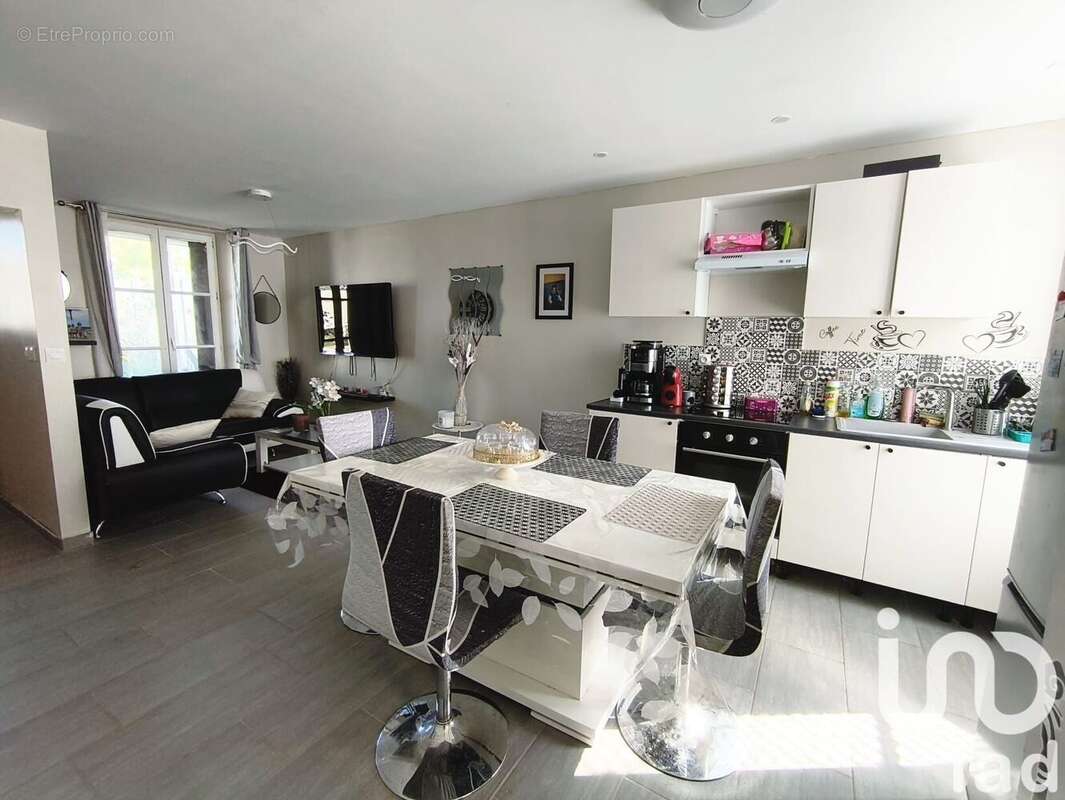 Photo 3 - Maison à CHATENAY-SUR-SEINE