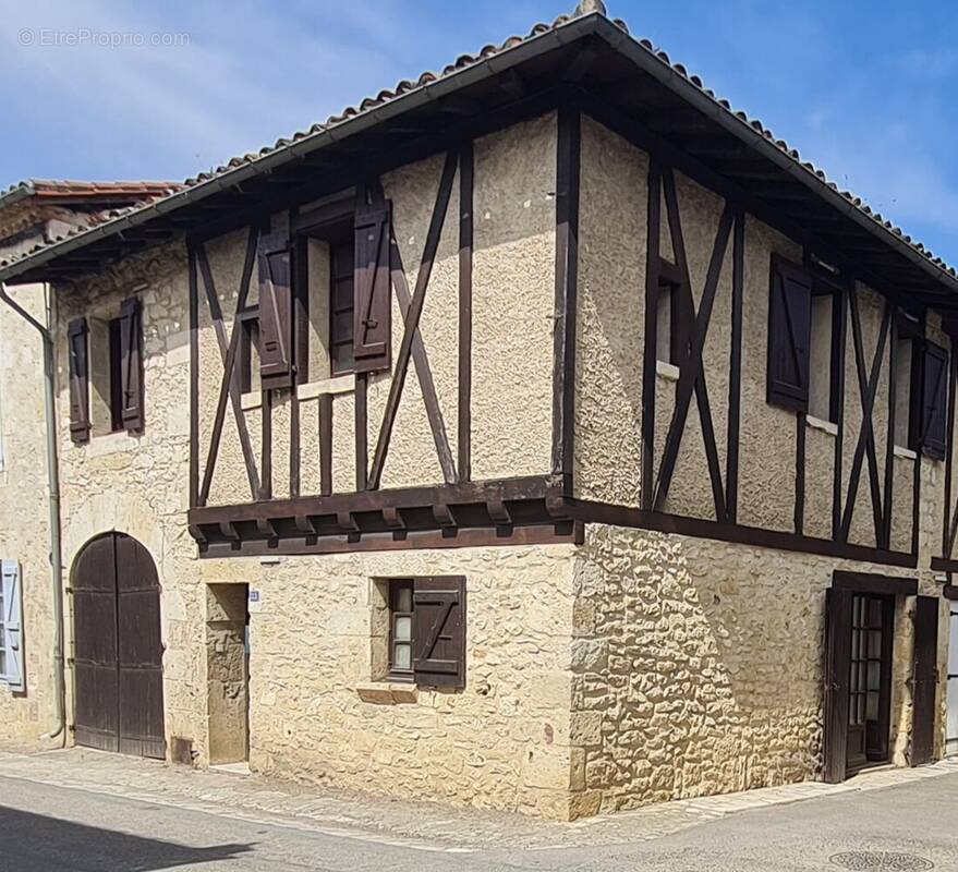 Maison à MONFORT