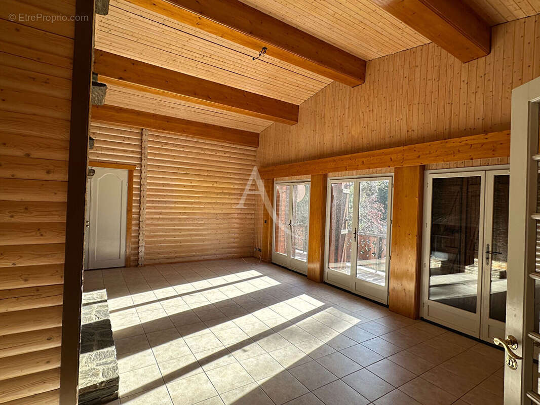 BOLQUÈRE, Chalet de caractère de 274 m² avec 5 appartements indépendants , Idéal investissement ou projet familial - photo 6
